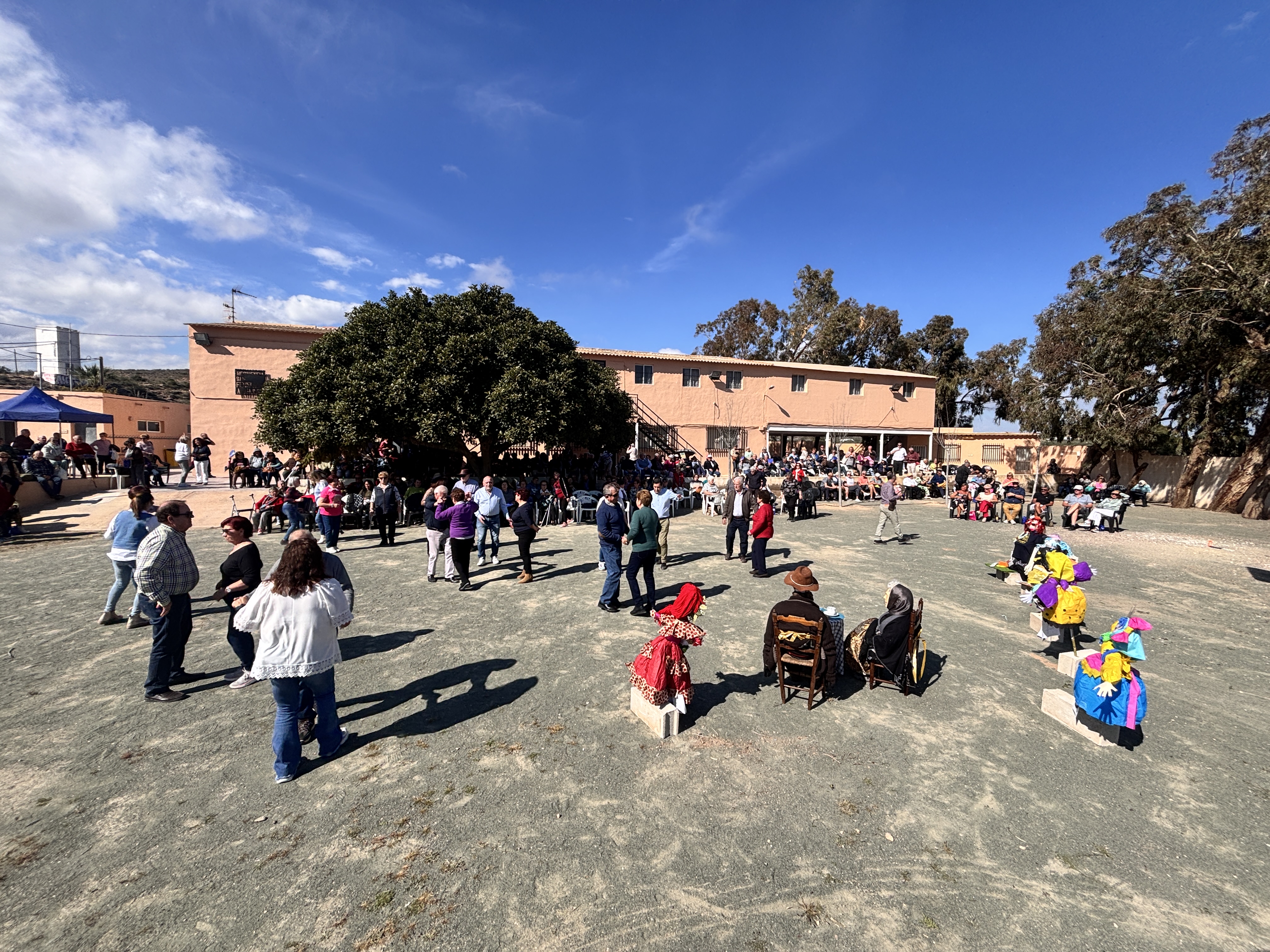 Más de 400 mayores celebran el tradicional Día de la Vieja en San Juan de los Terreros 